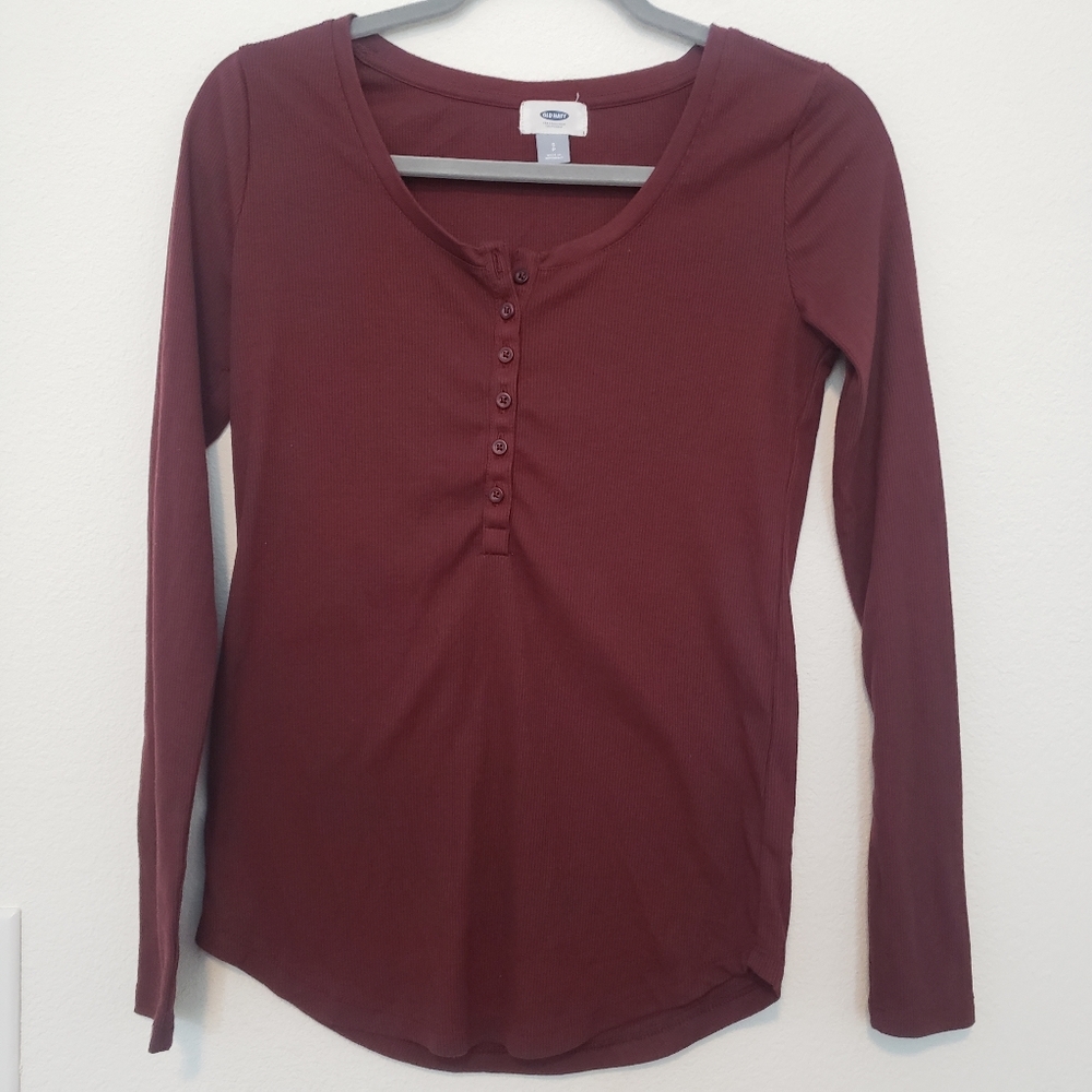 Old Navy long sleeve henley shirt